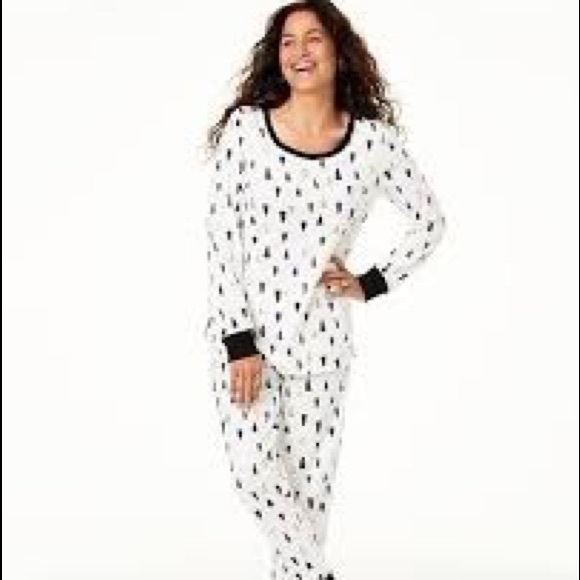 Family PJs Women's Holiday Pajama Set Tree Print